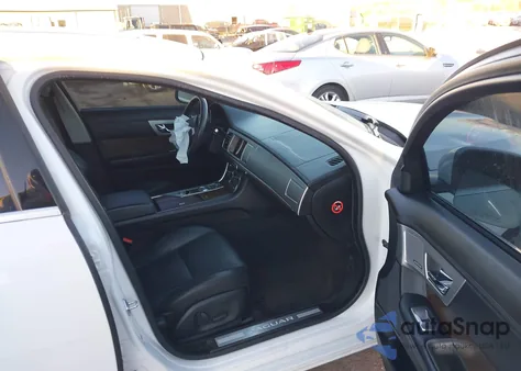 2015 Jaguar Xf 2.0T Premium z USA, uszkodzony, nr VIN SAJWA0FSXFPU60462